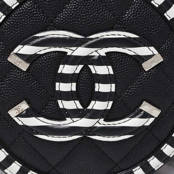 Chanel Black/White Quilted Caviar Leather Filigree Vanity Round Clutch - Picture 7 of 10